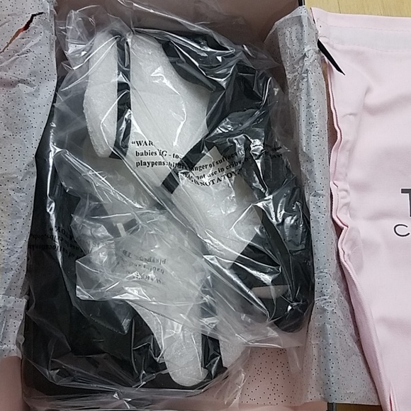 NWT Torrid Genuine Suede Peep Toe Wedges 7.5 Wide - Picture 3 of 5